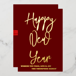 Tarjeta Festiva Con Relieve Metalizado Feliz Año Nuevo 2024 Cinta Roja Retro