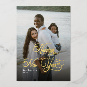 Tarjeta Festiva Con Relieve Metalizado Feliz Año Nuevo Elegante Script Familia 4 Foto