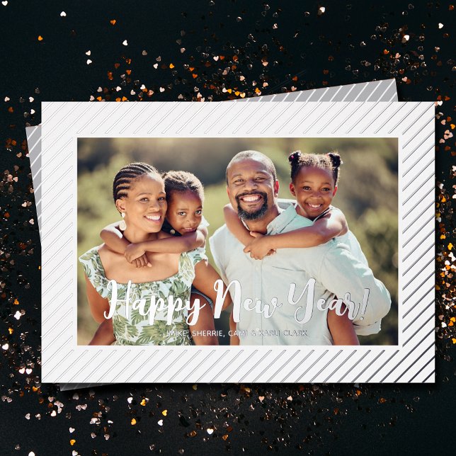 Tarjeta Festiva Con Relieve Metalizado Feliz Año Nuevo Pinstripe Plateado (REAL FOIL Silver Pinstripes Happy New Year Holiday Cards)