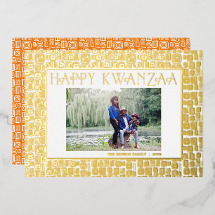 Tarjeta Festiva Con Relieve Metalizado Feliz Kwanzaa Una foto