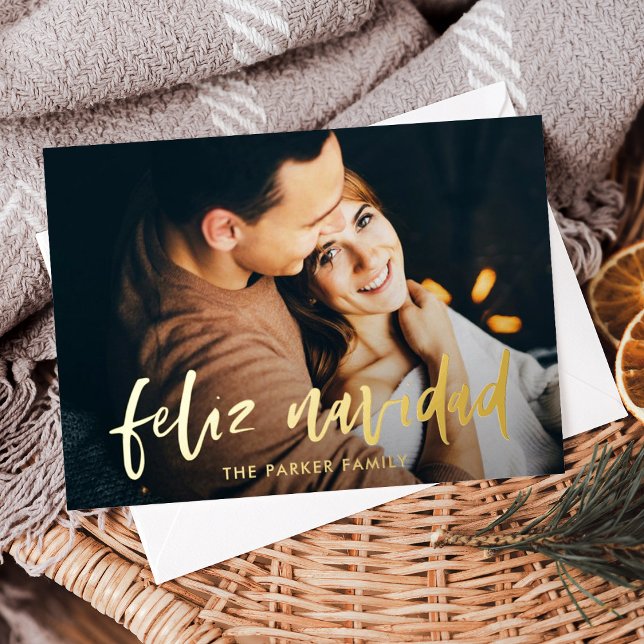 Tarjeta Festiva Con Relieve Metalizado Feliz Navidad | Español moderno Dos Navidades de f (An elegant, gold foil Spanish Christmas card with two photos)