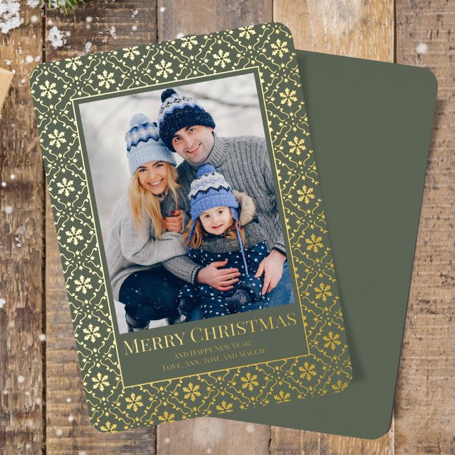 Tarjeta Festiva Con Relieve Metalizado Feliz Navidad Green Snowflake Gold 1 Foto (Merry Christmas holiday photo card template with real gold foil. )