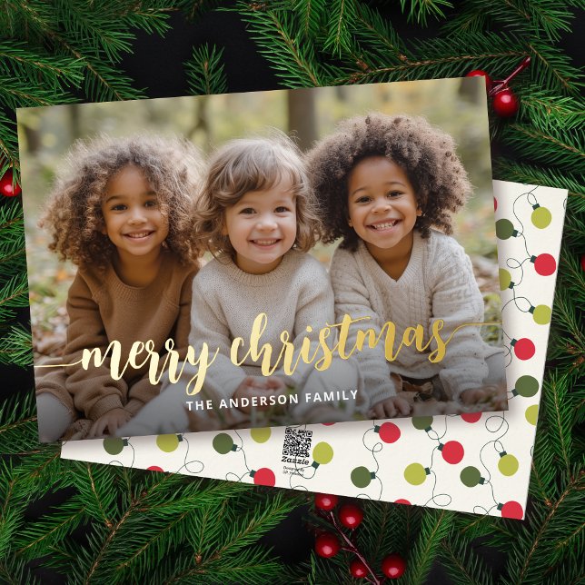 Tarjeta Festiva Con Relieve Metalizado Feliz Navidad Mano Dorada Letra Completa Foto (Personalize with your photo and family name.)