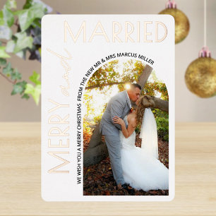 Tarjeta Festiva Con Relieve Metalizado Feliz y Casado Moderno Foto Rosa Dorada Blanca