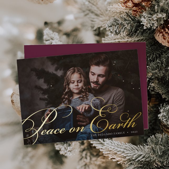 Tarjeta Festiva Con Relieve Metalizado Florecimiento clásico | Foto de Peace on Earth (Subido por el creador)