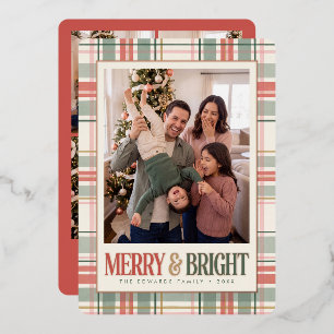 Tarjeta Festiva Con Relieve Metalizado Foto alegre y brillante de pastel a cuadros
