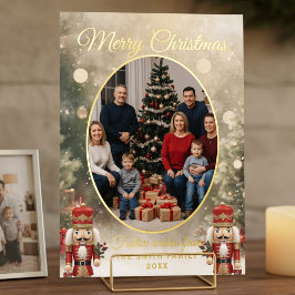 Tarjeta Festiva Con Relieve Metalizado Foto de familia de Cascanueces Feliz Navidad