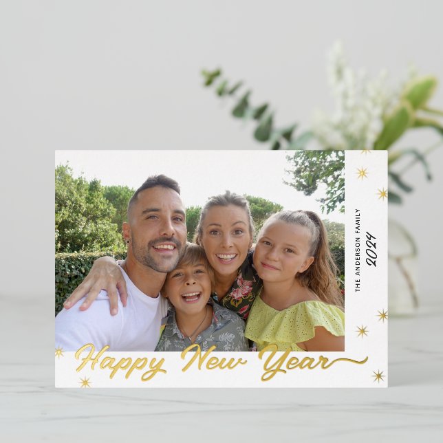 Tarjeta Festiva Con Relieve Metalizado Foto de guión de Feliz Año Nuevo en oro (Anverso de pie)