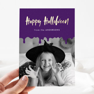 Tarjeta Festiva Con Relieve Metalizado Foto de Halloween con sangre púrpura goteando