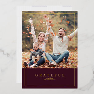 Tarjeta Festiva Con Relieve Metalizado Foto de la familia enmarcada en Burgundy Thanksgiv