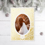 Tarjeta Festiva Con Relieve Metalizado Foto de marco ovalado de Poinsettia Delicada<br><div class="desc">Marco ilustrado original hecho de puntias y hojas huecas. También disponible en orientación alternativa; elija entre oro,  oro rosa o Relieve metalizado plateado; también puede cambiar el color debajo usando la opción capas,  seleccione el color del archivo svg.</div>