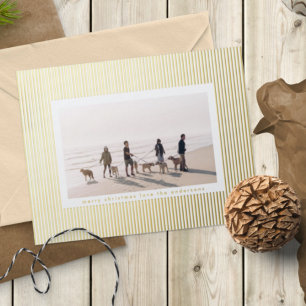 Tarjeta Festiva Con Relieve Metalizado Foto de Navidad con raya de pin dorado minimalista