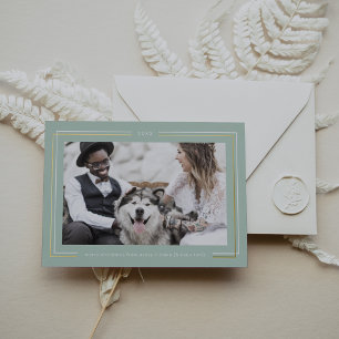 Tarjeta Festiva Con Relieve Metalizado Foto de parejas en Navidad con foil dorado AVERY e