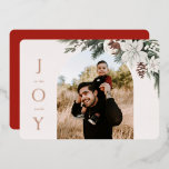 Tarjeta Festiva Con Relieve Metalizado Foto de Winter Joy Arch<br><div class="desc">JOY al mundo,  florido y verde invierno,  tarjeta fotográfica de arcos de vacaciones. Características,  espacio de plantilla para su mensaje personal de vacaciones.</div>