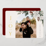 Tarjeta Festiva Con Relieve Metalizado Foto de Winter Joy Arch<br><div class="desc">JOY al mundo,  florido y verde invierno,  tarjeta fotográfica de arcos de vacaciones. Características,  respaldo de color rojo sólido con espacio de plantilla para su mensaje personal de vacaciones.</div>