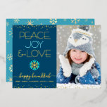 Tarjeta Festiva Con Relieve Metalizado Foto Hanukkah Peace Joy Love Snowflake Real Gold<br><div class="desc">"Paz, alegría y amor." Un divertido, lúdico, auténtico Relieve metalizado dorado y un ilustracion de copos de nieve azul turquesa, auténticos puntos de confeti de Relieve metalizado dorado, un verdadero Relieve metalizado dorado y una tipografía turquesa moderna sobre un fondo azul marino, junto con la foto personalizado de tu elección,...</div>