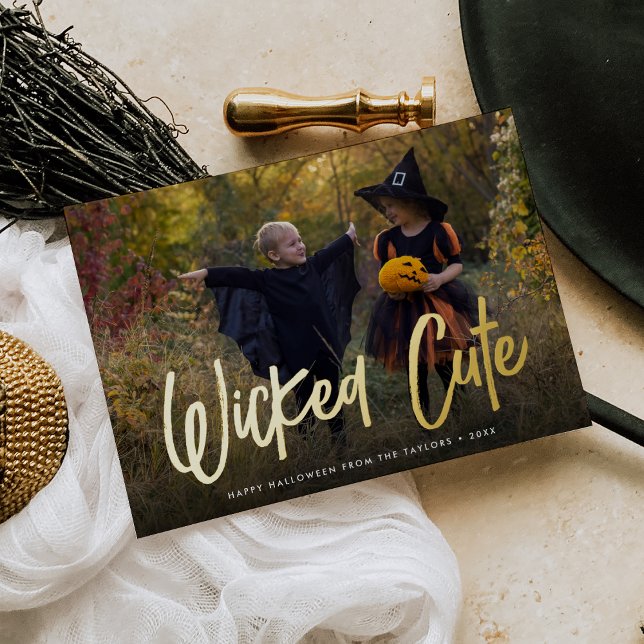 Tarjeta Festiva Con Relieve Metalizado Foto malvada de Halloween (Subido por el creador)