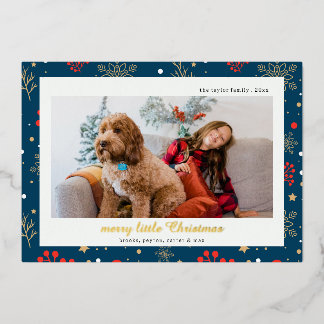 Tarjeta Festiva Con Relieve Metalizado foto moderna de Navidad con bayas de copo de nieve