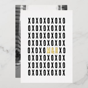 Tarjeta Festiva Con Relieve Metalizado Foto XOXO Con Iniciales De Parejas De Relieve meta