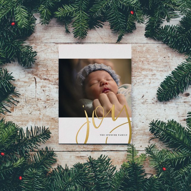 Tarjeta Festiva Con Relieve Metalizado Golden Hand Lettered Joy Photo Gold (Hand-lettered JOY in gold foil holiday Christmas photo card.)