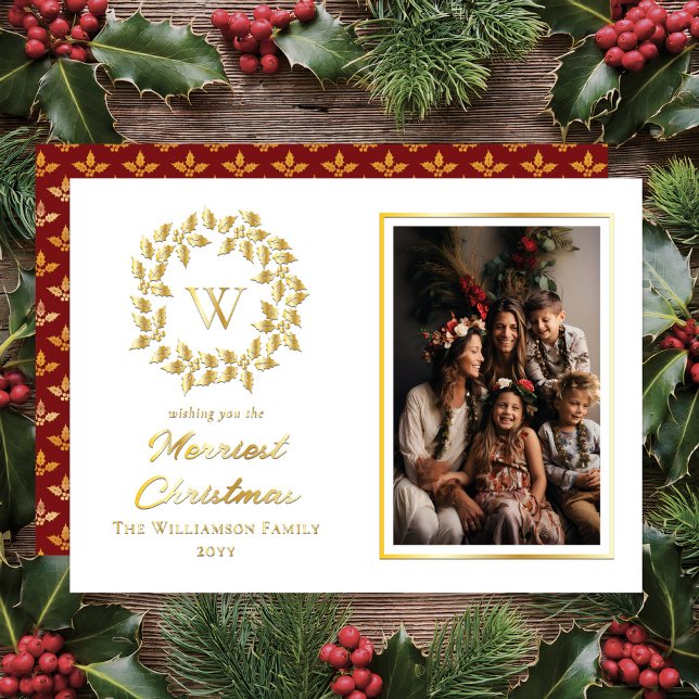 Tarjeta Festiva Con Relieve Metalizado Green Holly and Berries Merriest Christmas  ("Merriest Christmas" Holly and Berries Wreath One Portrait Photo Monogrammed Holiday Gold Foil Cards)