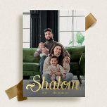 Tarjeta Festiva Con Relieve Metalizado Guión shalom en oro<br><div class="desc">Tarjetas fotográficas clásicas de vacaciones en una hermosa impresión de Relieve metalizado dorado.</div>