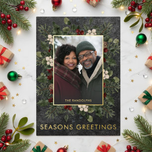 Tarjeta Festiva Con Relieve Metalizado Invierno Rústico Berries Saludos de Navidad Negra