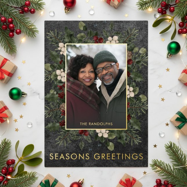 Tarjeta Festiva Con Relieve Metalizado Invierno Rústico Berries Saludos de Navidad Negra (Subido por el creador)