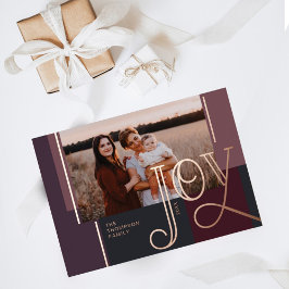 Tarjeta Festiva Con Relieve Metalizado Joy Overlay Moderno Purple Color Block Family Phot