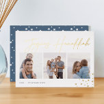 Tarjeta Festiva Con Relieve Metalizado Joyous Sketch | Collage de fotos Hanukkah<br><div class="desc">Envíe saludos de Hanukkah a amigos y familiares en estilo moda con nuestras elegantes tarjetas de fotos. Diseñada para acomodar tres de tus fotos favoritas dispuestas una al lado de la otra en formato collage, la tarjeta presenta "joyous Hanukkah" en Relieve metalizado dorado con letras de guión esbozadas a mano...</div>