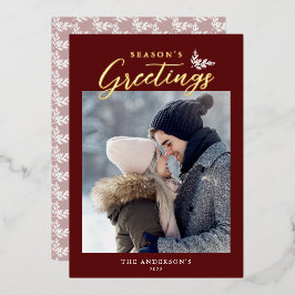 Tarjeta Festiva Con Relieve Metalizado La caligrafía de los saludos de temporada foto oro