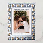 Tarjeta Festiva Con Relieve Metalizado Los Navidades más bonitos fotografían árboles de o<br><div class="desc">Las tarjetas de Navidades estacionales de tarjetas de vacaciones de los mejores Navidades muestran su foto favorita sobre un fondo moderno azul y dorado de los árboles de Navidad con el texto "Navidades más bonitos" en la tipografía moderna de escritura azul. Perfecto para la familia y los amigos para los...</div>