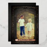 Tarjeta Festiva Con Relieve Metalizado Marco fotográfico de la herencia de la familia Vin<br><div class="desc">Personalice su propia tarjeta de vacaciones con marco 5x7. Personalizar este marco genial con tu foto favorita para crear una tarjeta de saludo única que tus seres queridos pueden mostrar y guardar. Esto funciona muy bien con fotos antiguas y agrega un filtro vintage a una foto más reciente con un...</div>