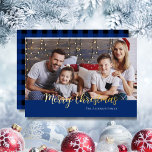 Tarjeta Festiva Con Relieve Metalizado Merry Christmas Gold Typography Family Photo Name<br><div class="desc">Feliz Cita de Navidad Típografía de oro Foto estacional de la familia de la tarjeta de vacaciones de Relieve metalizado de color negro y azul.</div>