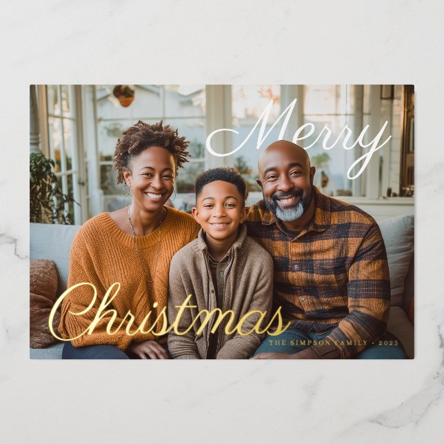 Tarjeta Festiva Con Relieve Metalizado Merry Christmas Script Family Photo (Anverso)