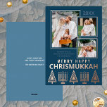 Tarjeta Festiva Con Relieve Metalizado Merry Happy Chrismukkah Moda 3 Photo Rosa Gold<br><div class="desc">Las tarjetas de felicitación fotográfica personalizadas impresas con Relieve metalizado oro rosa real añaden un toque de lujo a sus envíos de vacaciones. Fácil de personalizar, sólo hay que añadir las tres fotos en las que parecerán superpuestas con finos bordes dorados de rosa. Edita el año en la parte superior...</div>