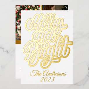 Tarjeta Festiva Con Relieve Metalizado Merry y Bright   Foto moderna de Navidades de moda
