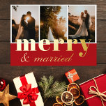 Tarjeta Festiva Con Relieve Metalizado Merry y casados tres Collages de fotos rojo blanco<br><div class="desc">Elegante Navidad moderno real tarjeta de vacaciones de Relieve metalizado dorado con tres collage de fotos y un saludo de vacaciones en oro sobre el fondo rojo: Feliz y casado, en una mezcla de tipografía clásica y escritura elegante de moda. ¡Perfecto para las parejas que se casaron y celebraron a...</div>