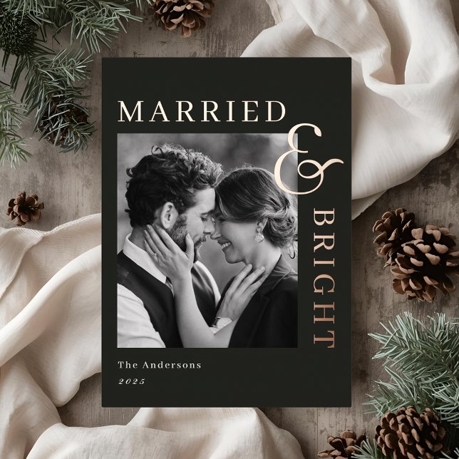 Tarjeta Festiva Con Relieve Metalizado Modern Classic Gold Foil Married and Bright (Subido por el creador)