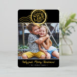 Tarjeta Festiva Con Relieve Metalizado navidades de 2024 FOTO lindo sello de la lista de<br><div class="desc">por kat massard >> WWW.SIMPLYSWEETPAPERIE.COM <<< Un diseño de tarjeta divertida con un sello que dice "NICE LIST" en Relieve metalizado brillante. Estilo retrato para mostrar tu hermosa familia también con alta foto. CONTACTATE CONMIGO si necesitas ayuda para que tu foto encaje perfectamente kat@simplysweetpaperie.com</div>