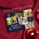 Tarjeta Festiva Con Relieve Metalizado Navidades de fotografía modernos merry y Bright su<br><div class="desc">Elegante y lujoso diseño con 5 fotos personalizados, tipografía de moda y auténticos copos de nieve de Relieve metalizado de oro rosa Merry & Bright azul marino azul azul cielo. Fácil de personalizar con sus imágenes y su nombre de familia. Tenga en cuenta que puede elegir el color del RELIEVE...</div>