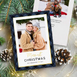 Tarjeta Festiva Con Relieve Metalizado Navidades de la Marina Moderna con leche en búfalo<br><div class="desc">La moderna y festiva tarjeta de vacaciones de plaid cuenta con una foto vertical favorita enmarcada por un borde y acentos de Relieve metalizado de oro real y acuarela pintada a mano color azul marino y negro manto de búfalo con motivos de fondo. Personalice el texto personalizado "Navidades más bonitos"...</div>