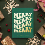 Tarjeta Festiva Con Relieve Metalizado Navidades de la tipografía verde de Merry Groovy W<br><div class="desc">Tarjeta de Navidad Merry Merry Merry Merry: diseño retro,  con una tipografía vintage onizada en Relieve metalizado dorado y fondo verde.</div>