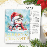 Tarjeta Festiva Con Relieve Metalizado Navidades del oro rojo azul del pingüino blanco y<br><div class="desc">Crea una elegante tarjeta de Navidades personalizada con un diseño festivo que incluye un pingüino lindo en un sombrero de Santa roja sentado con un muñeco de nieve pequeño. Este diseño tiene algunos elementos de Relieve metalizado dorado en la parte delantera. Un dicho Merry & Bright y un texto de...</div>