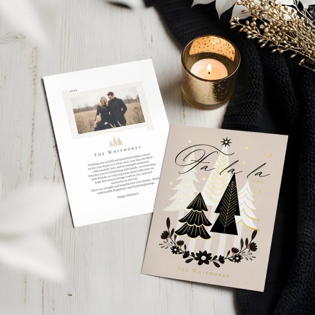 Tarjeta Festiva Con Relieve Metalizado Navidades Elegantes Modernos Fa La Photo Evergreen (Elegant Modern Fa La La Photo Evergreen Christmas Foil Holiday Card (Front & Back))
