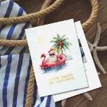 Tarjeta Festiva Con Relieve Metalizado Navidades flotantes de la piscina de Santa Claus e<br><div class="desc">Santa Claus con gafas de sol y su habitual gorra rojo, sentado en un flotante flamingo en el océano tropical con una isla detrás de él, enviando cálidos deseos de Navidades. En la isla hay una palmera con cocos marrones rojizos. Texto de Relieve metalizado real en la parte delantera y...</div>