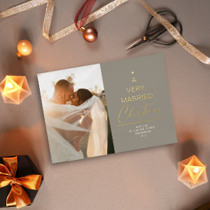 Tarjeta Festiva Con Relieve Metalizado Navidades muy casados escriben tazas de oro