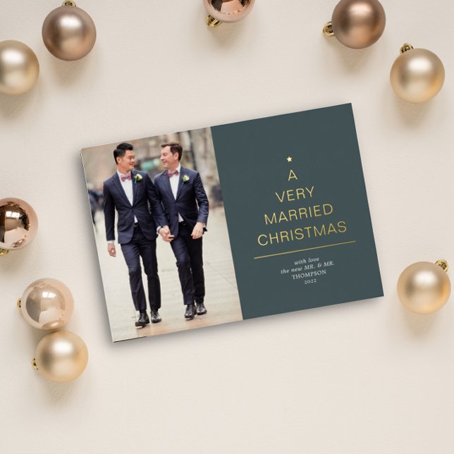 Tarjeta Festiva Con Relieve Metalizado Navidades muy casados Oro Verde (Subido por el creador)