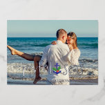 Tarjeta Festiva Con Relieve Metalizado Navidades náuticos de Joyful Seas Beach<br><div class="desc">Alegres Navidades del clima cálido de los mares con ancla náutica y holly. Plantilla de fotografía con licencia de Pixabay bajo CC0 y que debe ser reemplazada por su propia foto</div>
