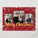 Tarjeta Festiva Con Relieve Metalizado Navidades rojos<br><div class="desc">Tarjeta de vacaciones de Relieve metalizado de Navidades rojos. Esta elegante postal de Feliz Navidad presenta un marco festivo superpuesto de copos de nieve blancos con Relieve metalizado de oro real sobre un fondo rojo con un collage de fotos de 3 imágenes. La parte posterior incluye una cuarta foto y...</div>